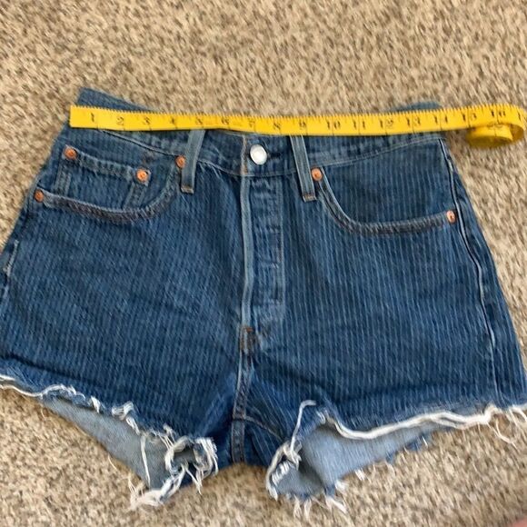 Levi's 501 Striped Denim Shorts Size 28 Waist NWOT - Picture 10 of 12